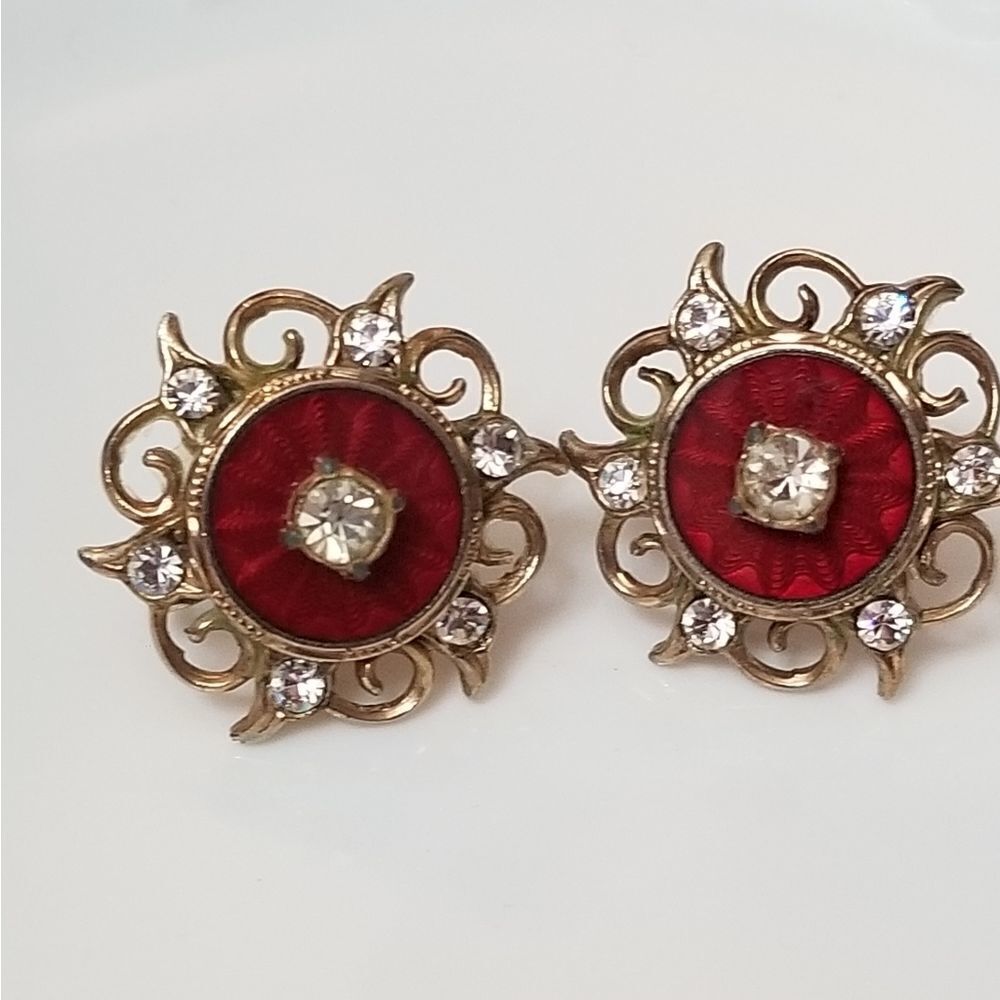 Vntg: Screw on Earrings